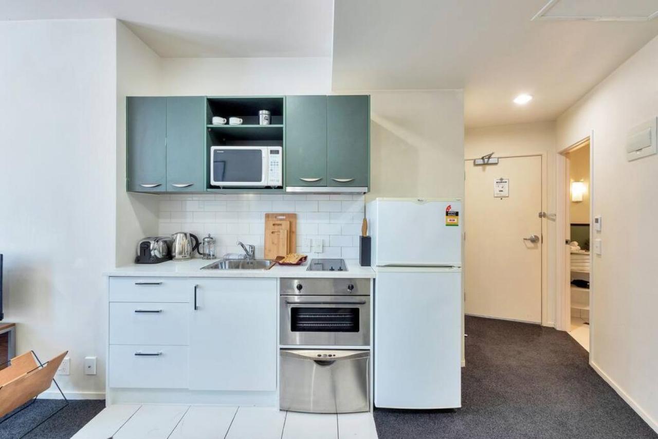 Urban Deco Apartment On Queen Street Auckland Exterior foto