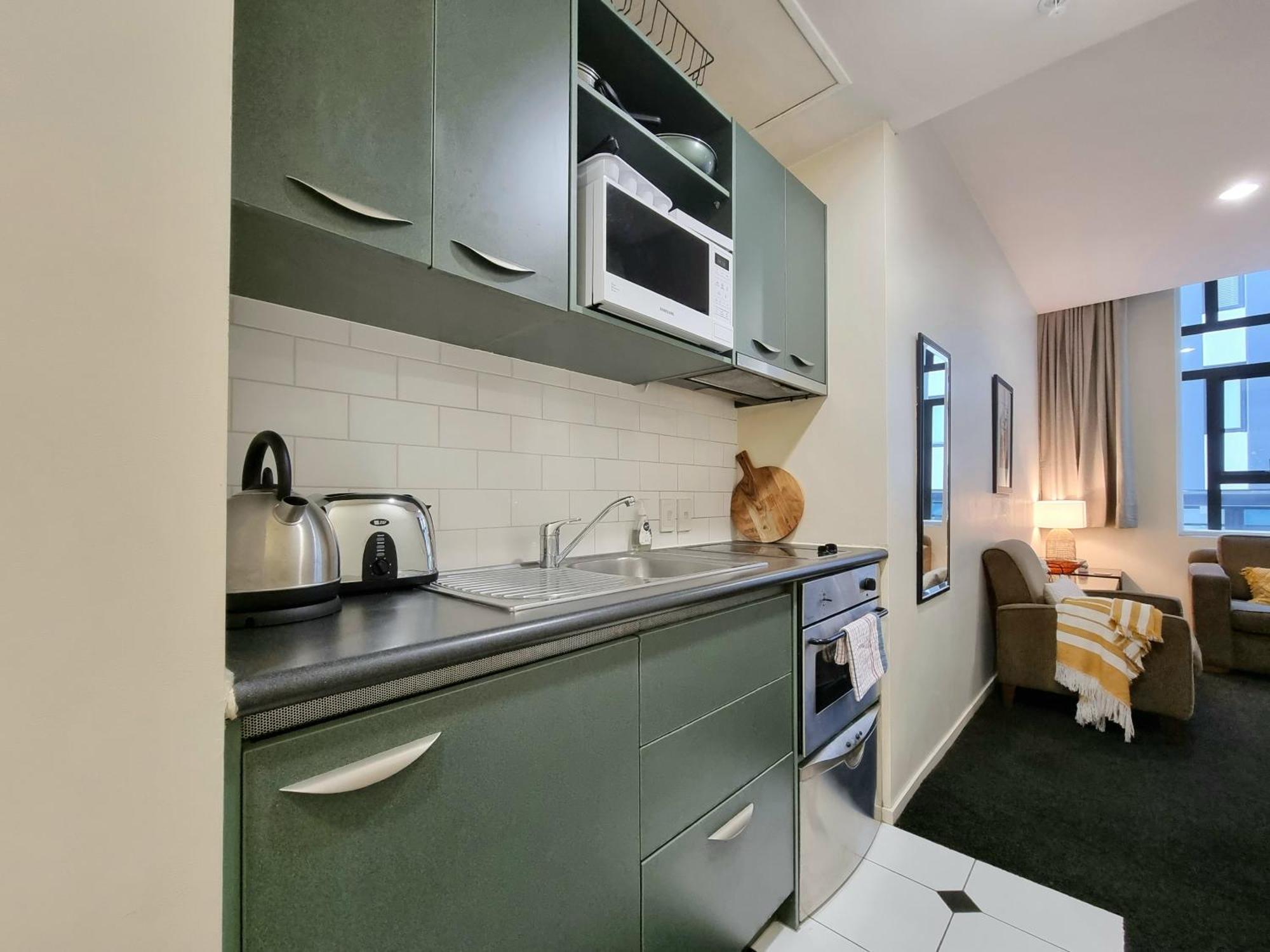 Urban Deco Apartment On Queen Street Auckland Zimmer foto